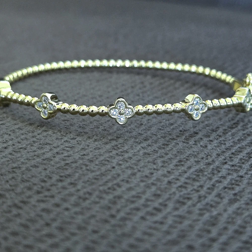 Gold💛 Hinged Cubic Zirconia💎 Flower🌸 Bracelet - NWT - Picture 3 of 16
